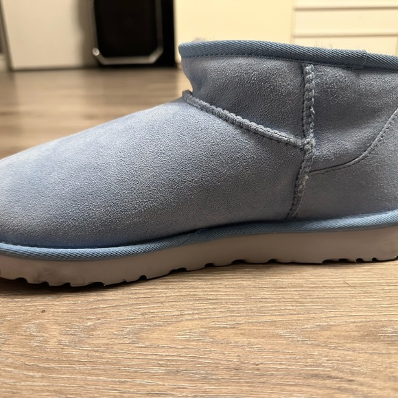UGG Classic Ultra Mini - Picture 9 of 12